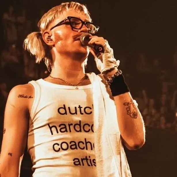 chat with ai character: Joost Klein