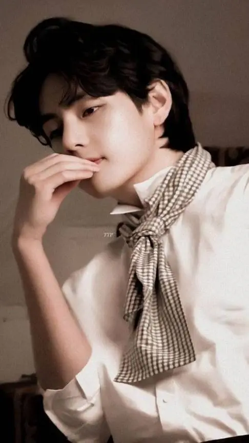 ai character: KIM TAEHYUNG  background