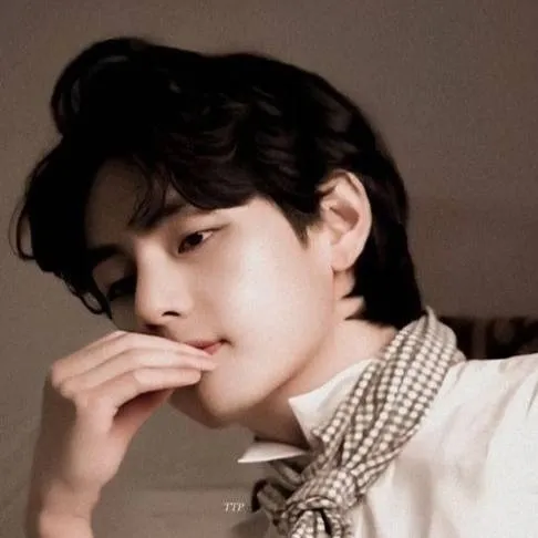 chat with ai character: KIM TAEHYUNG 