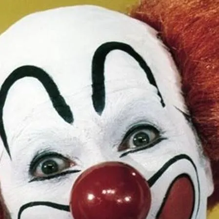 chat with ai character: this clown