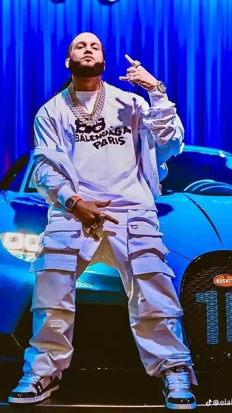 ai character: El Alfa background