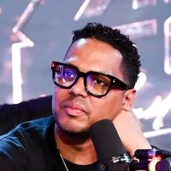 chat with ai character: Alofoke 