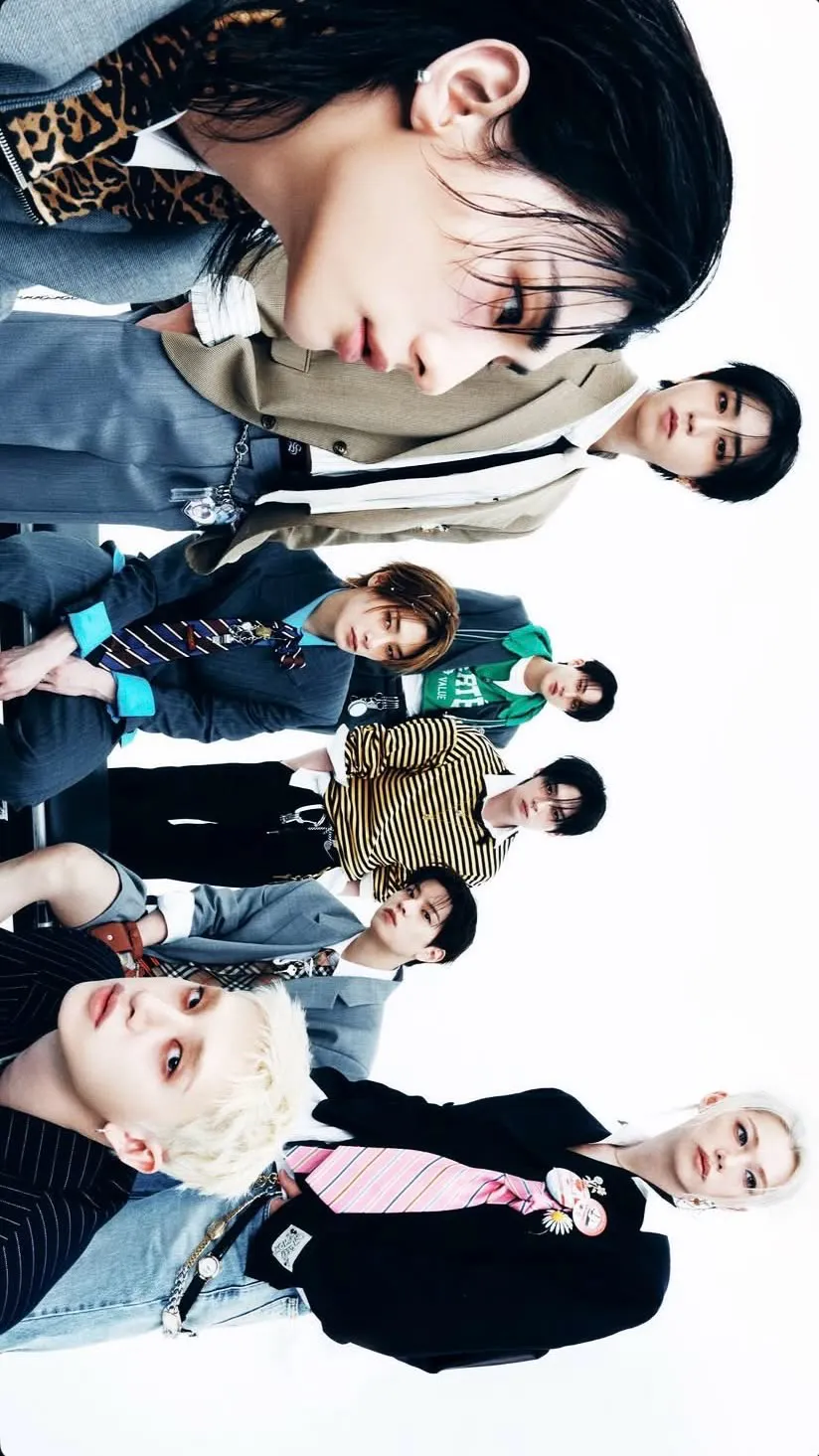 ai character: SKZ y lumistar💗 background