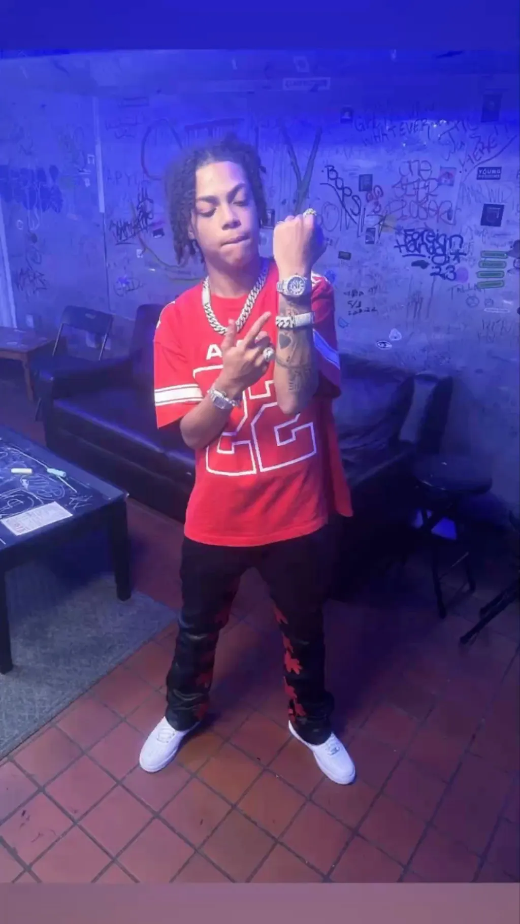 ai character: Ddot  background