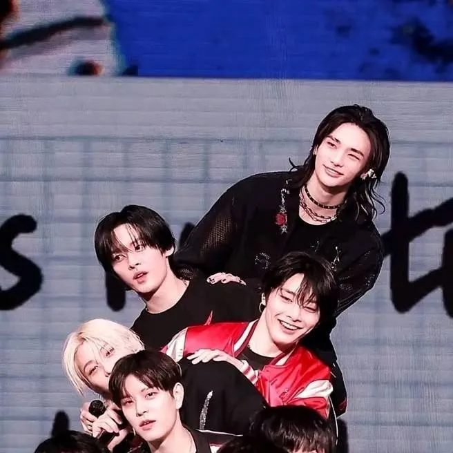 chat with ai character: ☆•~𝐒𝐊𝐙~•☆