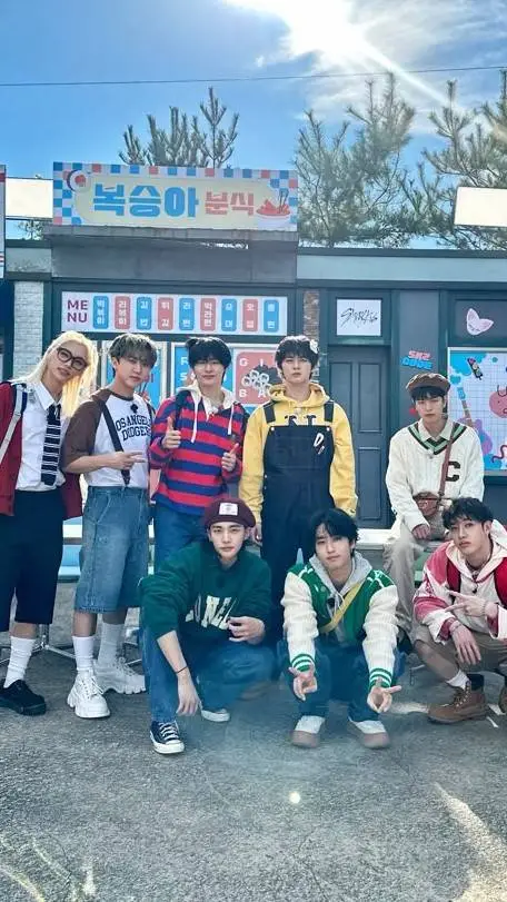 ai character: ~☆•𝐒𝐊𝐙•☆~ background