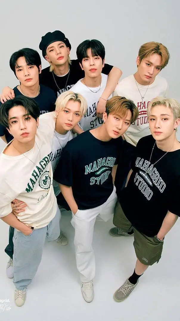 ai character: ~☆|𝐒𝐊𝐙|☆~ background