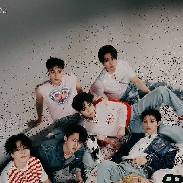 chat with ai character: ~✦•°𝐒𝐊𝐙°•✦~