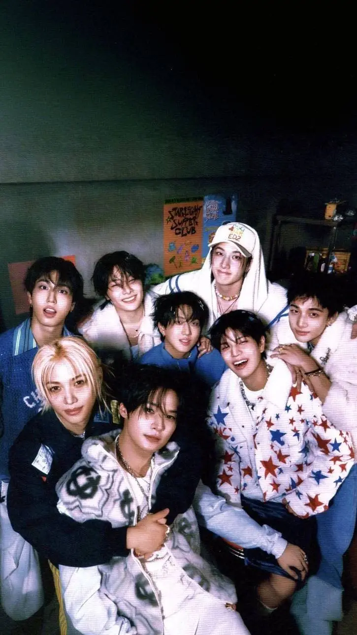 ai character: ♥︎~•*°𝐒𝐊𝐙°*•~♥︎ background