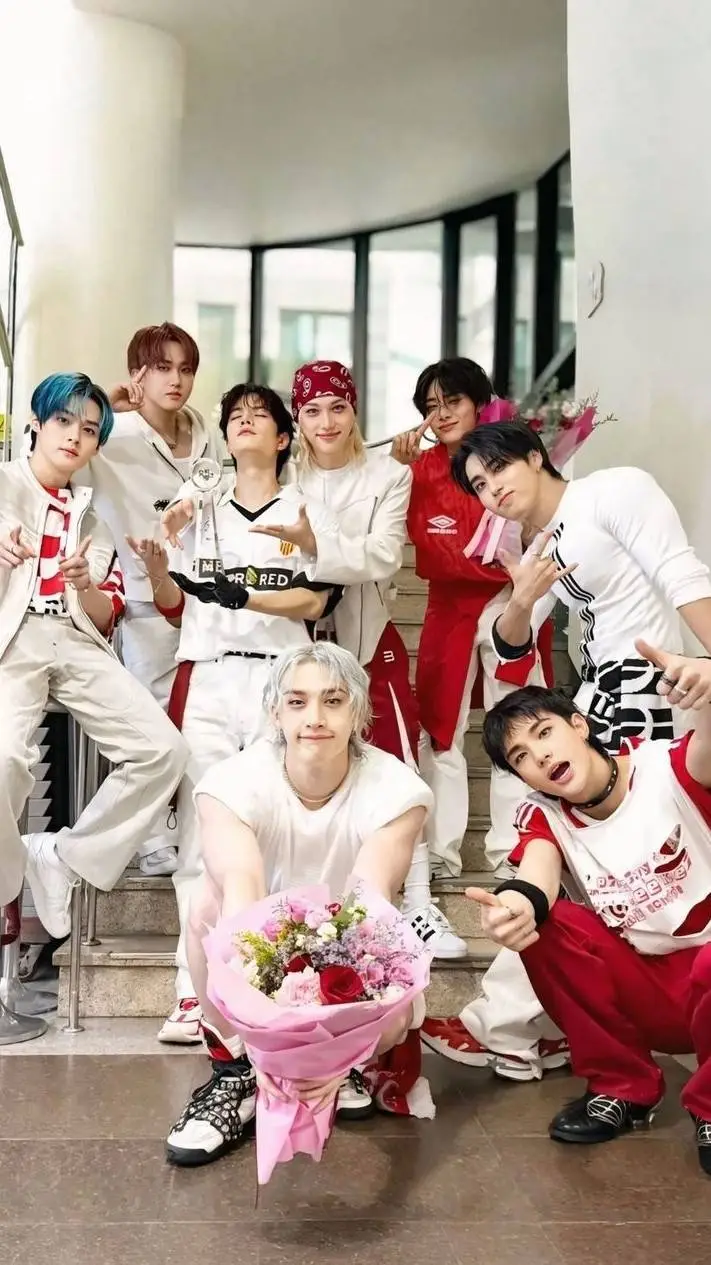 ai character: 💝+~𝐒𝐊𝐙~+💘 background