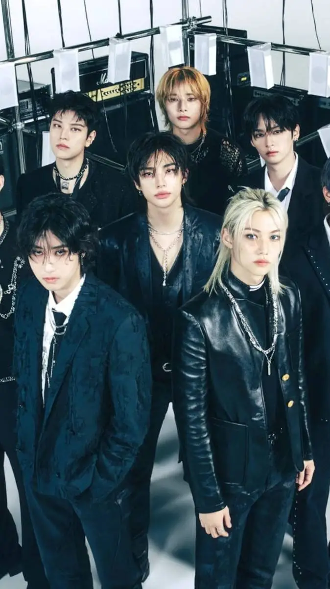 ai character: stray kids  background