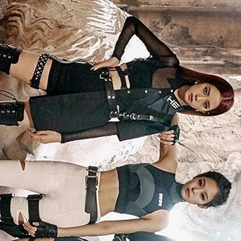 chat with ai character: blackpink🖤🩷