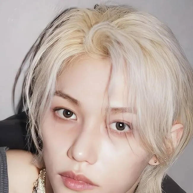 chat with ai character: Félix🐥