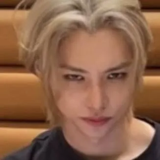 chat with ai character: straykids drogados