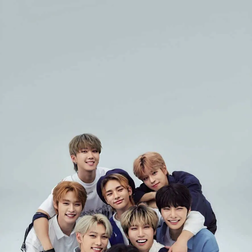 chat with ai character: straykids 🗿