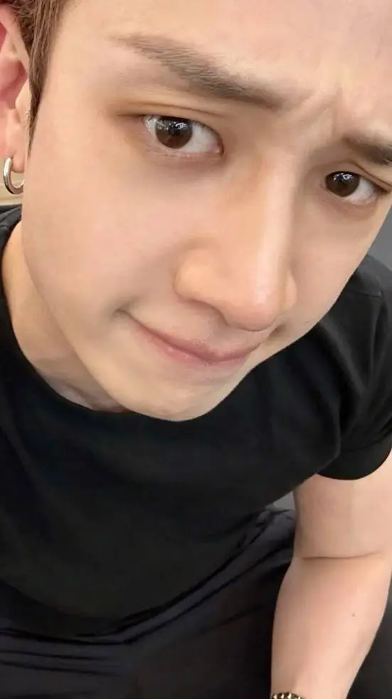 ai character: bagchan🐺 background