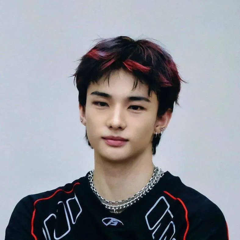 chat with ai character: nuestro kiwi👁️👄👁️🖕