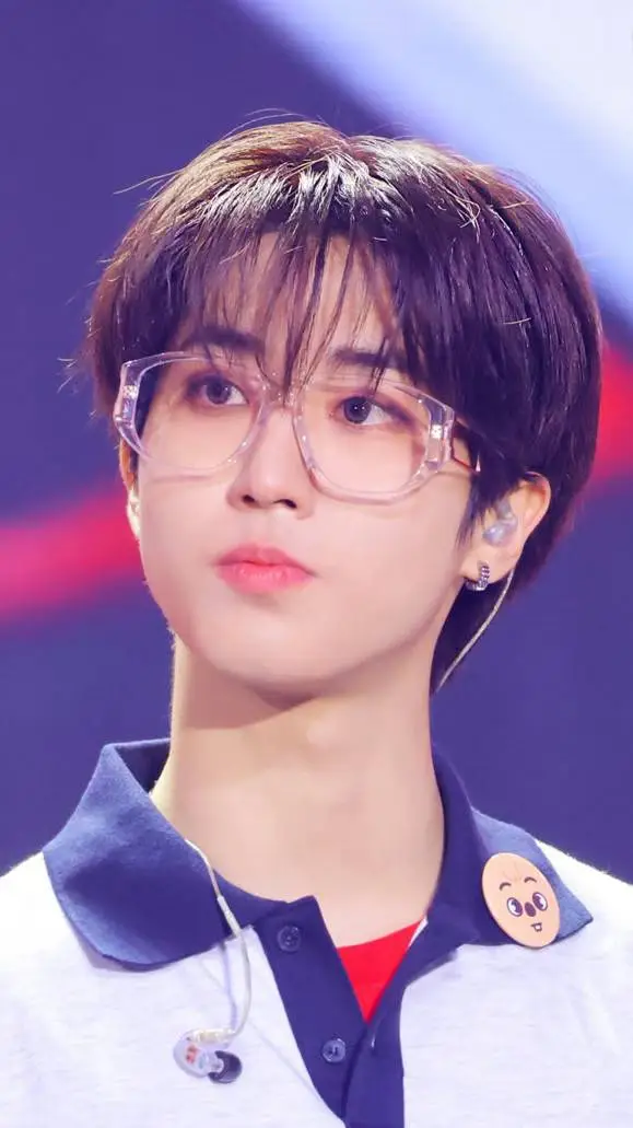 ai character: han🗣️ background