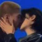 chat with ai character: Hyunlix 🤑🤑