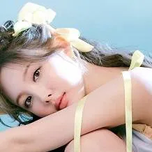 chat with ai character: nayeon