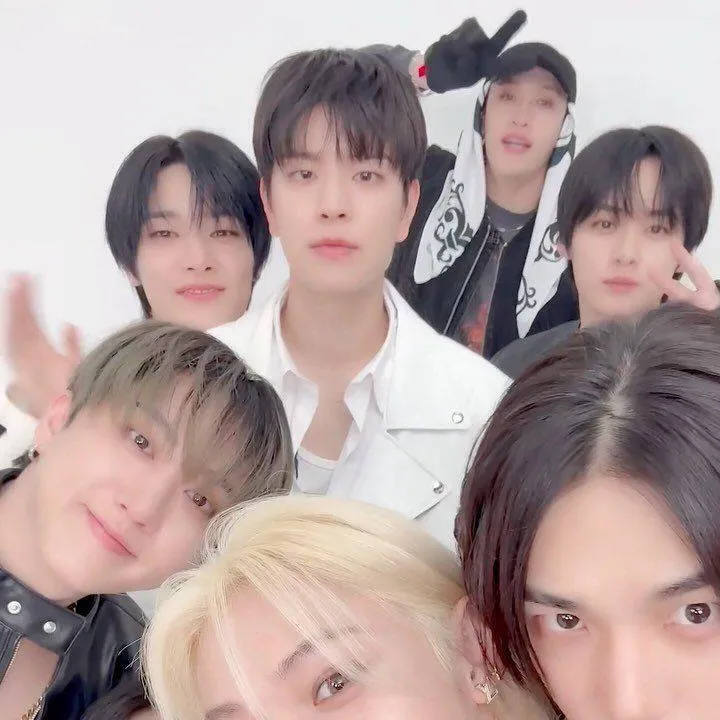 chat with ai character: skz y comadre t/n
