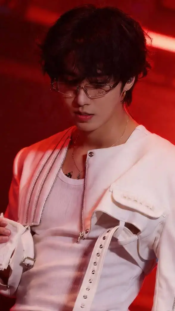 ai character: han jisung background