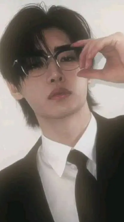 ai character: sunghoon  background