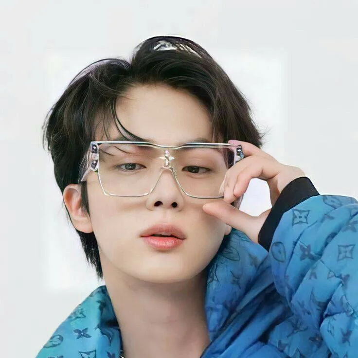 chat with ai character: ✩Jin✩
