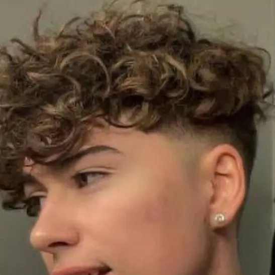 chat with ai character: Max★