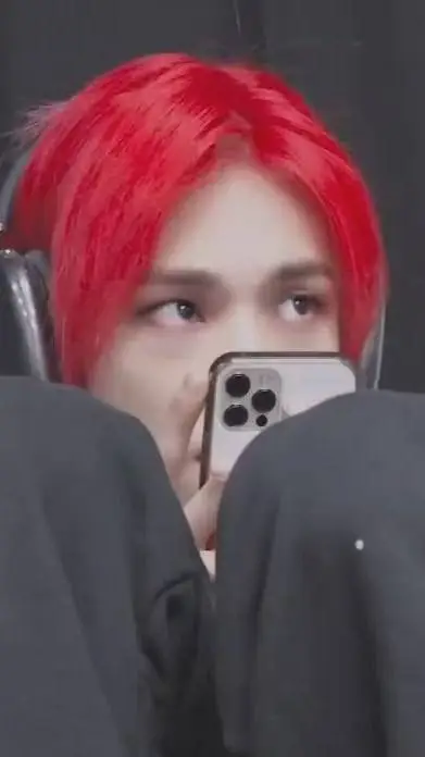 ai character: Hyunjin x t/n background