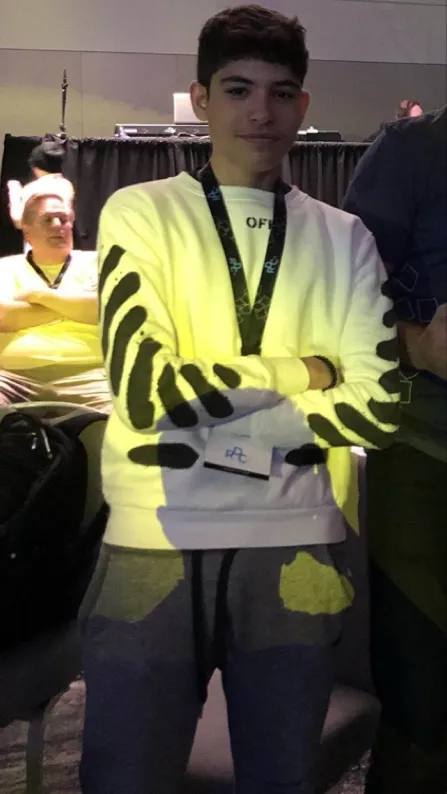 ai character: SPYDERSAMMY  background