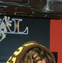 chat with ai character: Vinnie hacker 🎀