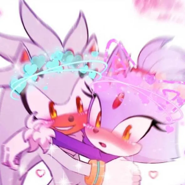 chat with ai character: 💜🤍SILVAZE🤍💜