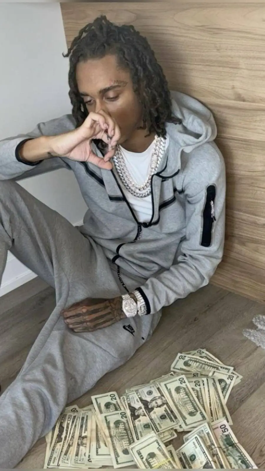 ai character: Bloodhound  background