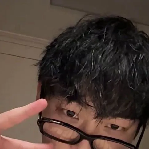 chat with ai character: Choi hyun wook