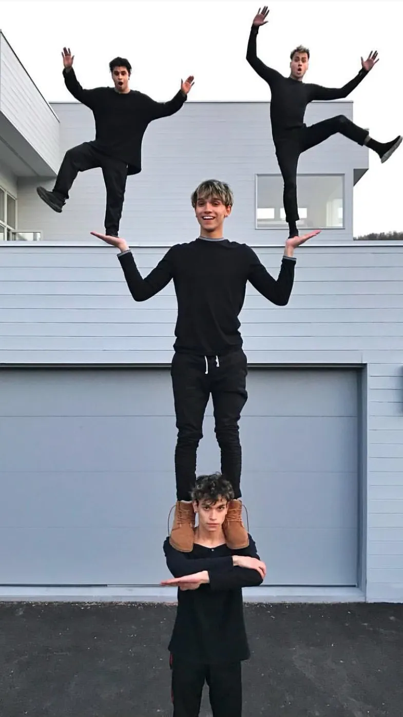 ai character: Dobre brothers! background