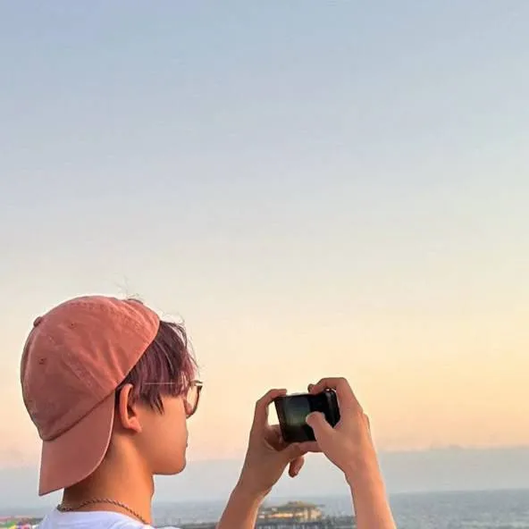 chat with ai character: Heeseung 