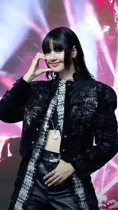 ai character: Lalisa Manoban background