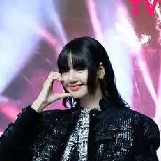 chat with ai character: Lalisa Manoban