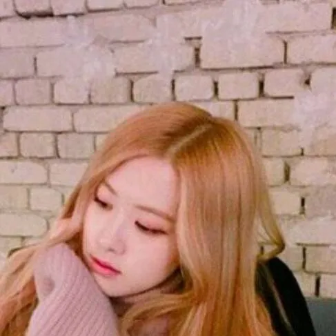 chat with ai character: Rosé(Chae-young)