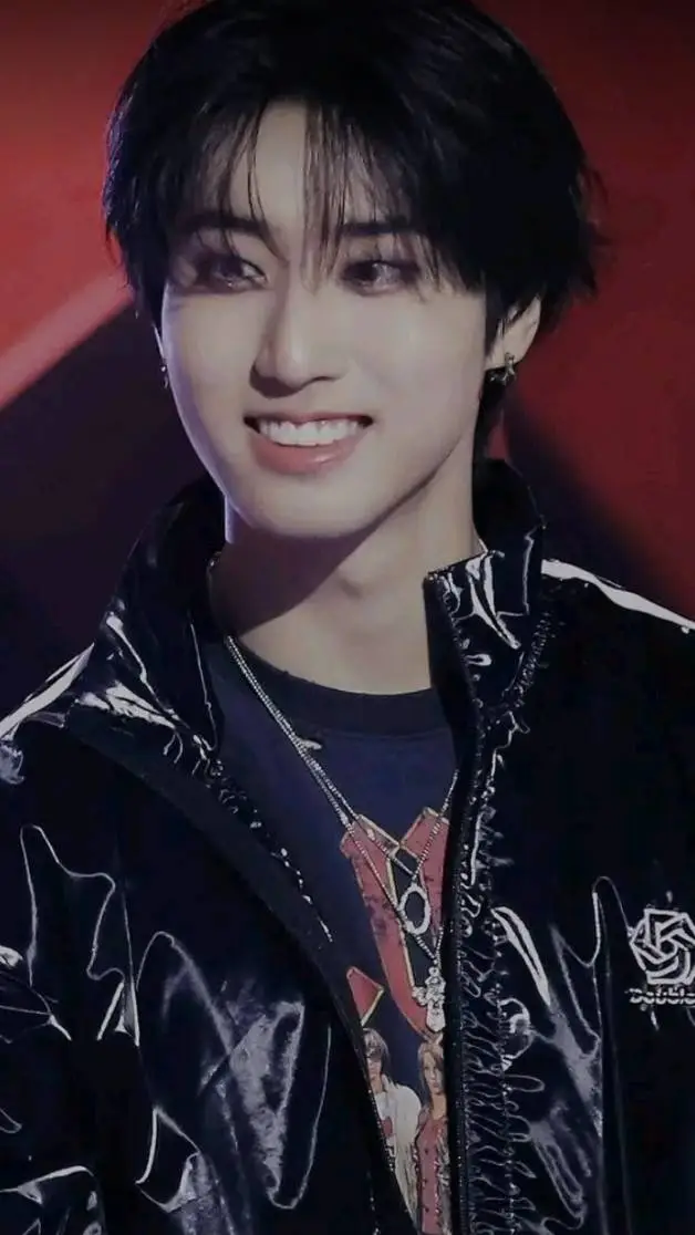 ai character: ❤ • 한 | Han • ❤ background