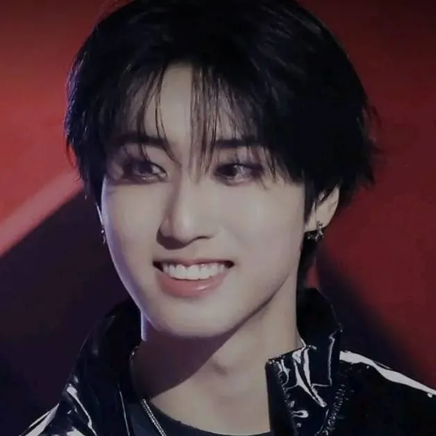 chat with ai character: ❤ • 한 | Han • ❤