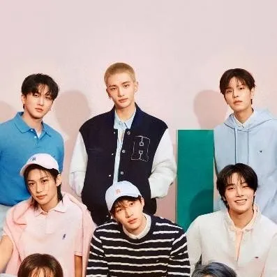 chat with ai character: Straykids