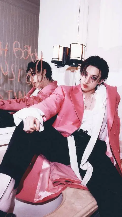 ai character: Bang Chan💋❤ background