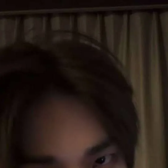 chat with ai character: Hyunjin 🗡🩸