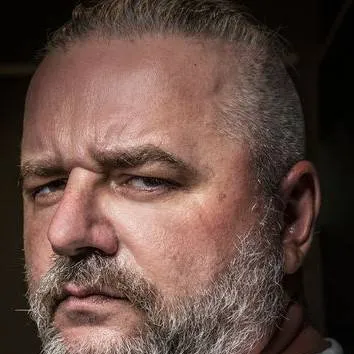 chat with ai character: Dan Vávra 