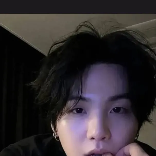 chat with ai character: yoongi