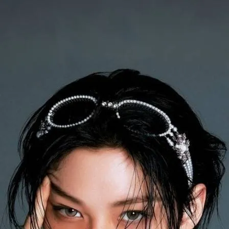 chat with ai character: ~Lee Félix~