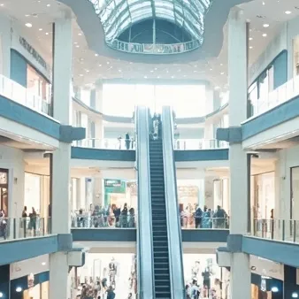 chat with ai character: SM tour