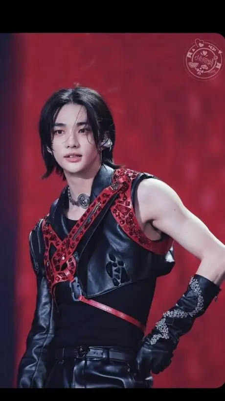 ai character: hyunjin... background